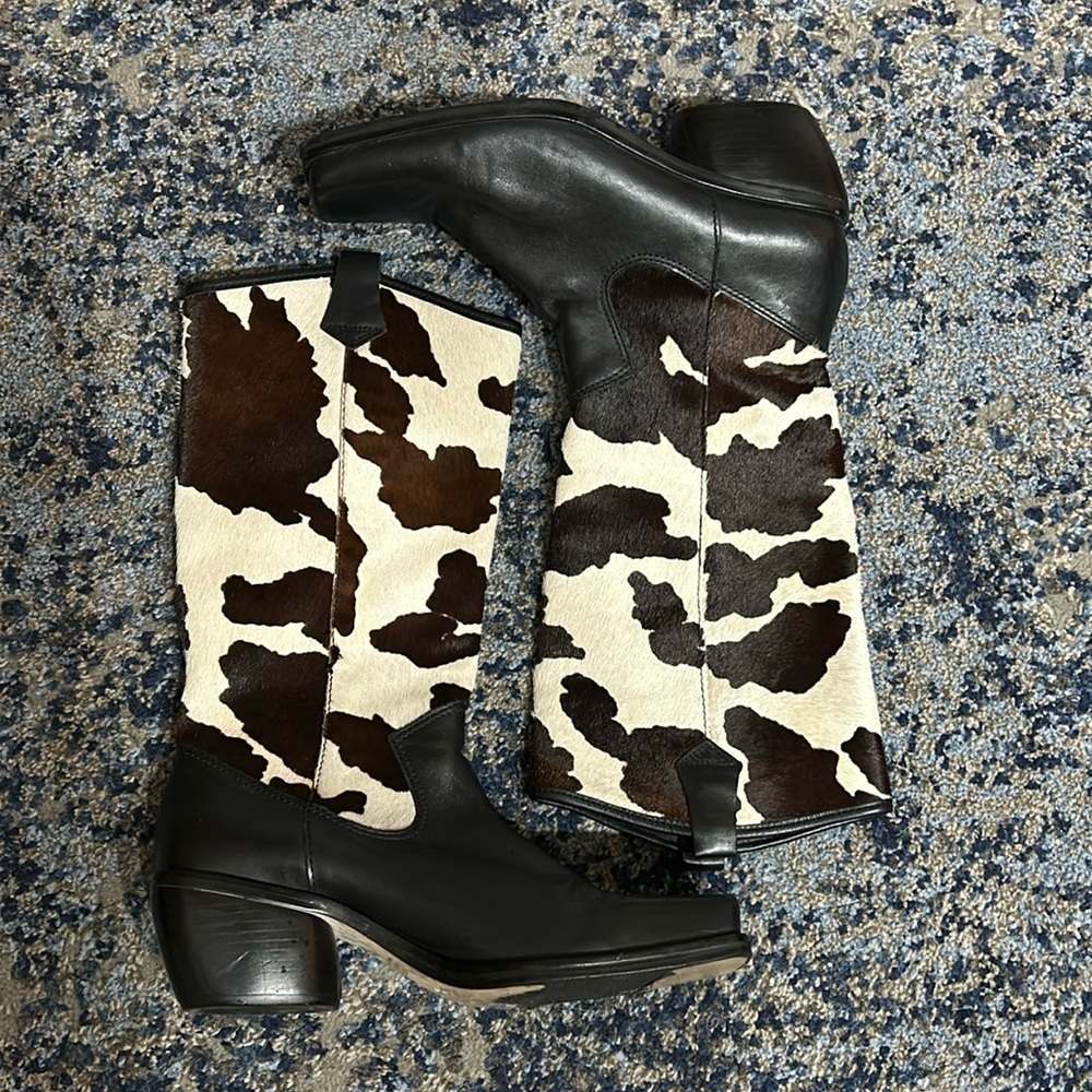 Bass cow print  boots